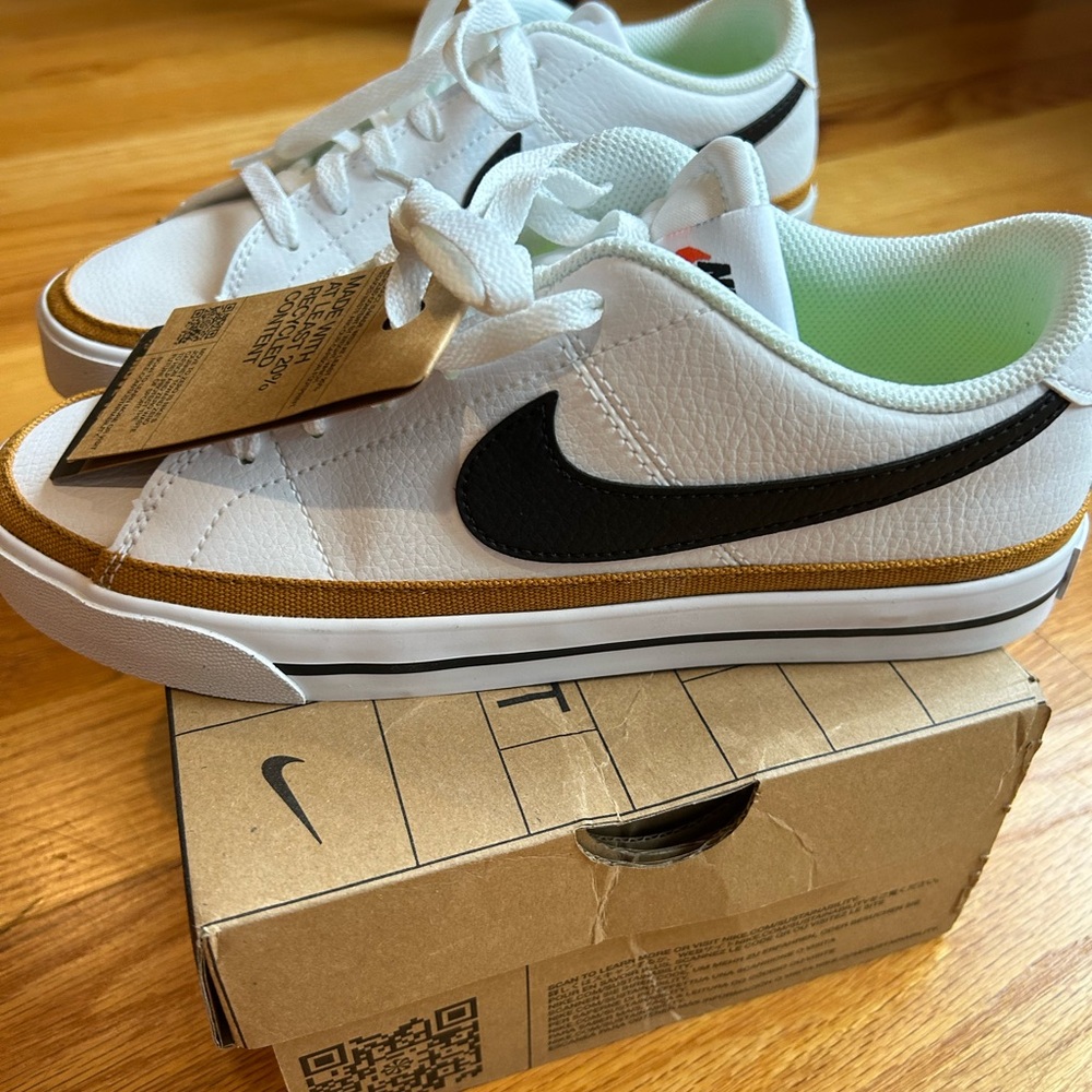 Nike White and Black Sneakers with Tan Accents